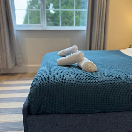 Urban Escape - Free Parking Bristol