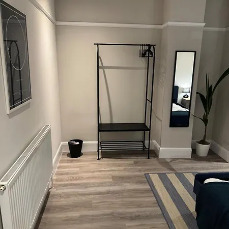 Urban Escape - Free Parking Holiday home Bristol