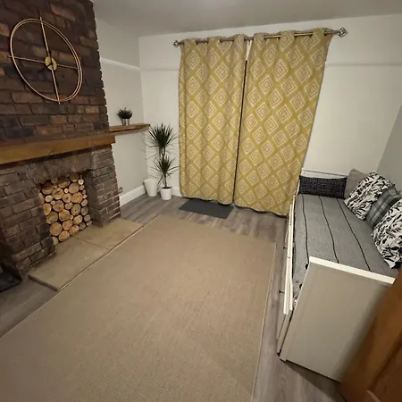 Urban Escape - Free Parking Bristol